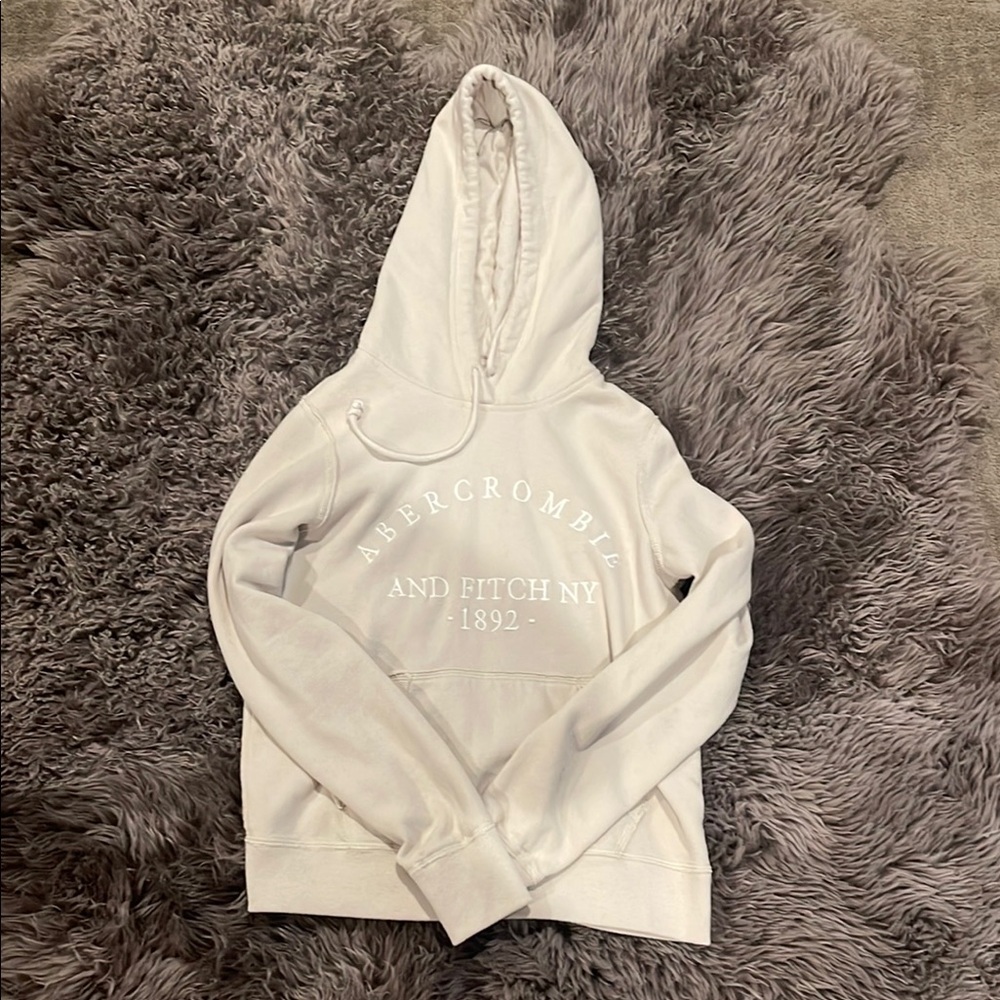 Abercrombie & Fitch White Pullover Sweater